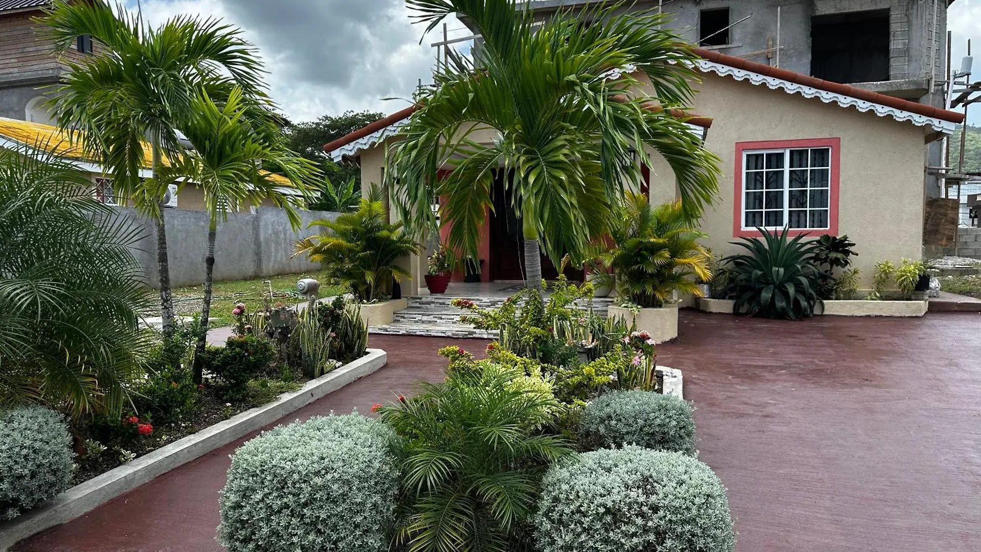 West Palms Of West Village kontakter